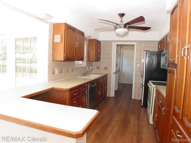 47605 Powell Road, Plymouth, MI 48170