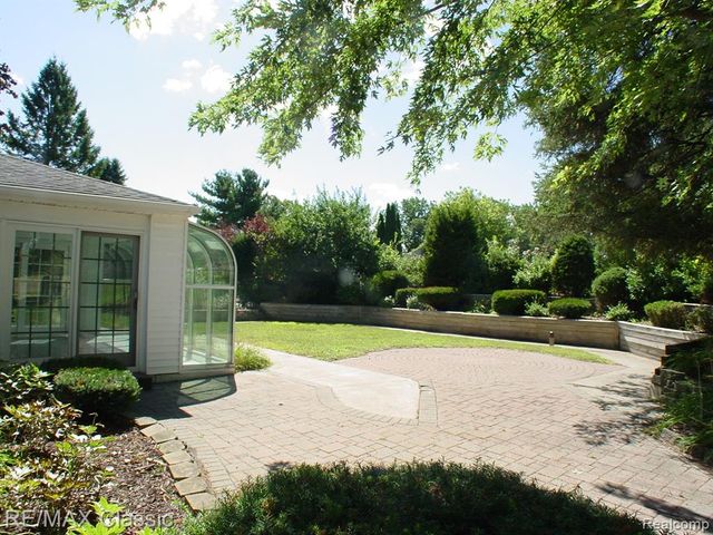 47605 Powell Road, Plymouth, MI 48170