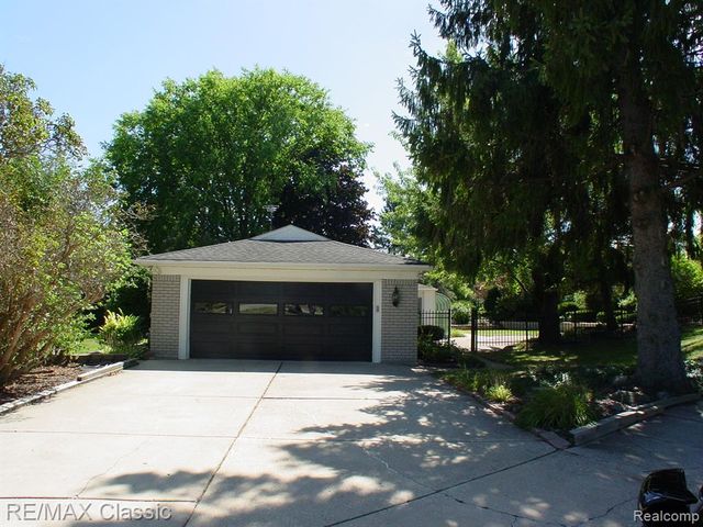 47605 Powell Road, Plymouth, MI 48170