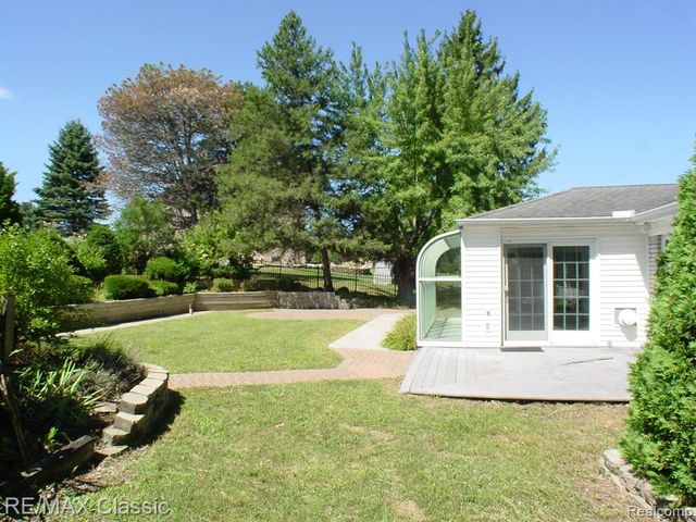 47605 Powell Road, Plymouth, MI 48170