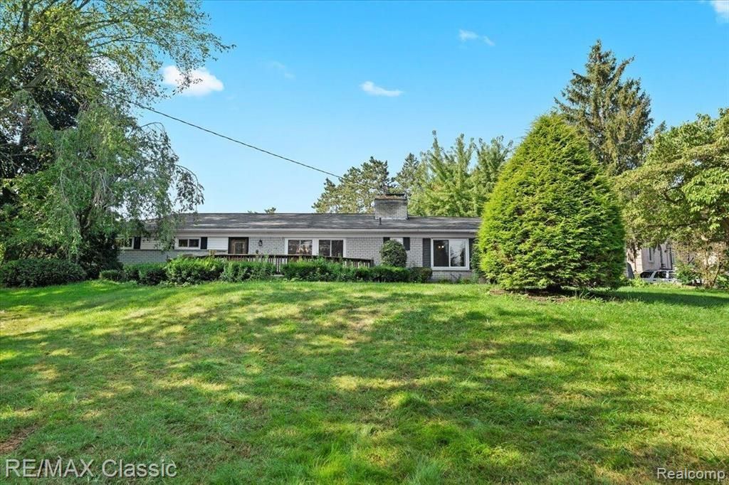 47605 Powell Road, Plymouth, MI 48170