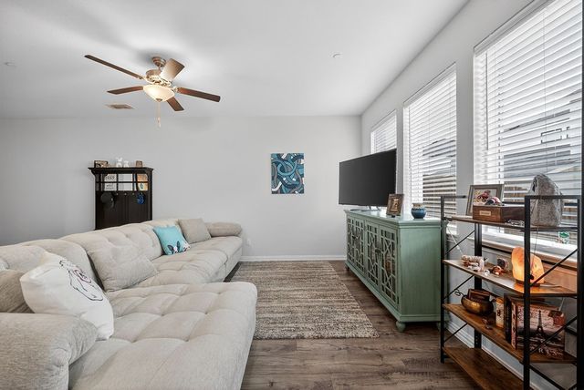 1129 Rusk Way, Lewisville, TX 75077