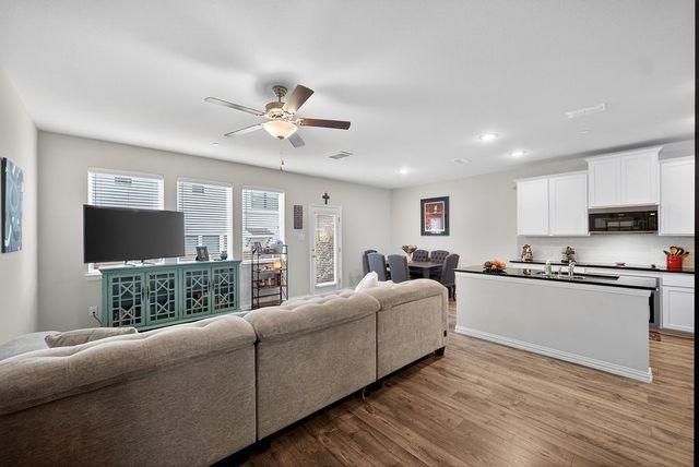 1129 Rusk Way, Lewisville, TX 75077