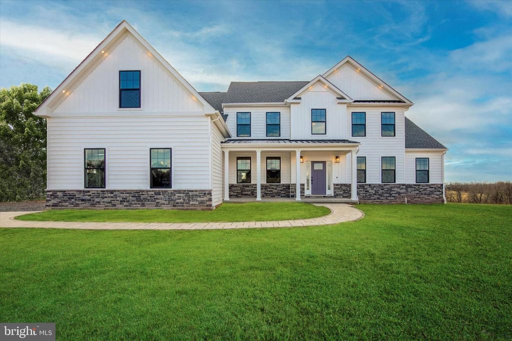 124 SCHULTZ ROAD, Sellersville, PA 18960