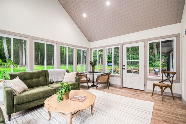 9325 Matthews Road, Union Pier, MI 49129