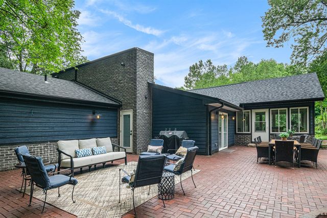 9325 Matthews Road, Union Pier, MI 49129