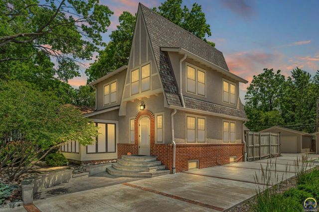 1618 SW High AVE, Topeka, KS 66604