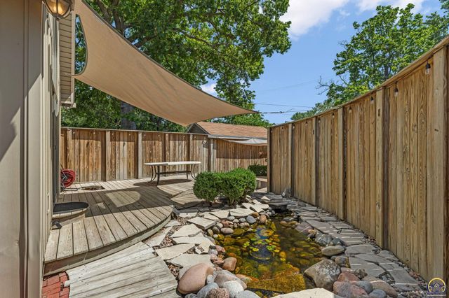 1618 SW High AVE, Topeka, KS 66604