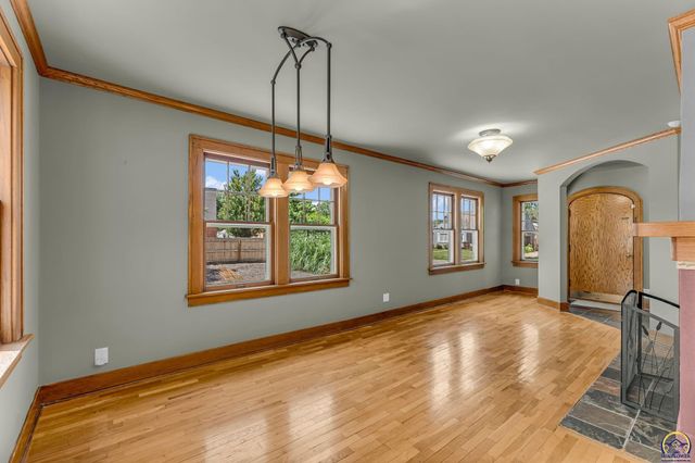 1618 SW High AVE, Topeka, KS 66604