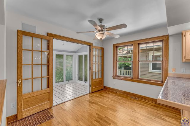 1618 SW High AVE, Topeka, KS 66604