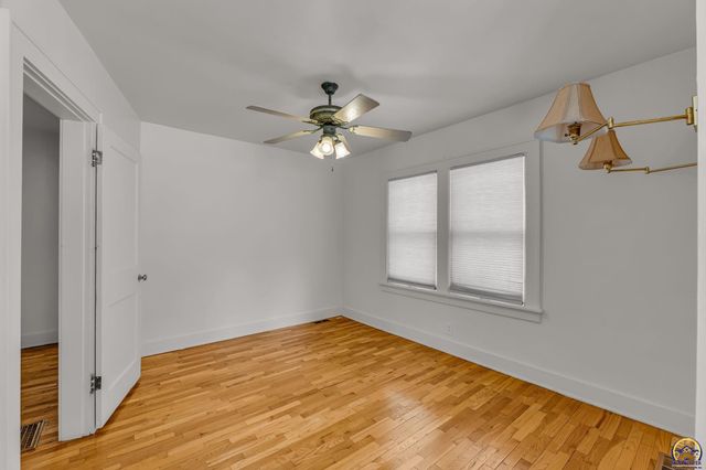 1618 SW High AVE, Topeka, KS 66604