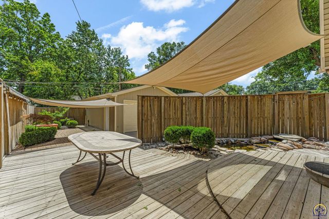 1618 SW High AVE, Topeka, KS 66604