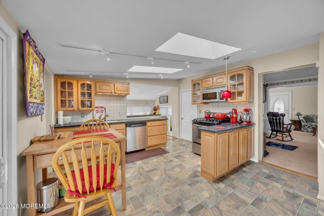 17 Howland Place, Long Branch, NJ 07740