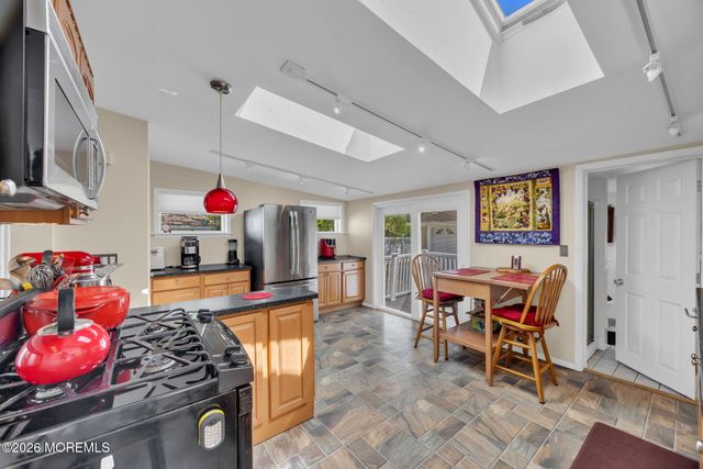 17 Howland Place, Long Branch, NJ 07740
