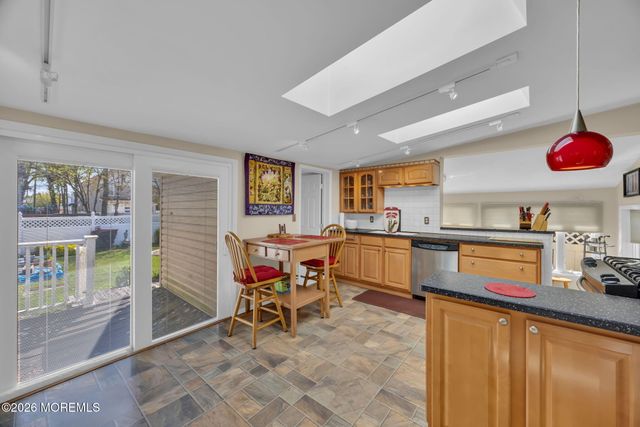 17 Howland Place, Long Branch, NJ 07740