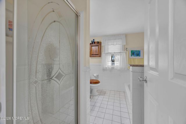 17 Howland Place, Long Branch, NJ 07740