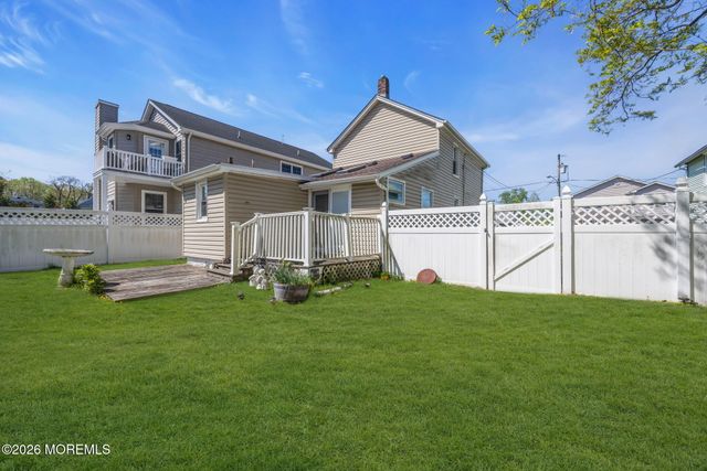 17 Howland Place, Long Branch, NJ 07740
