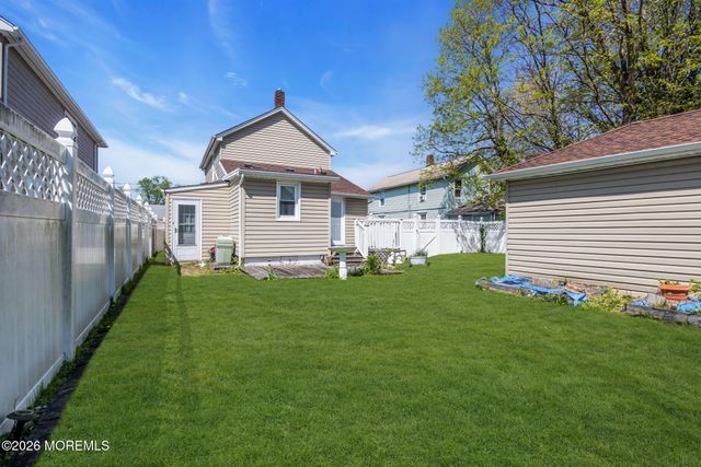 17 Howland Place, Long Branch, NJ 07740