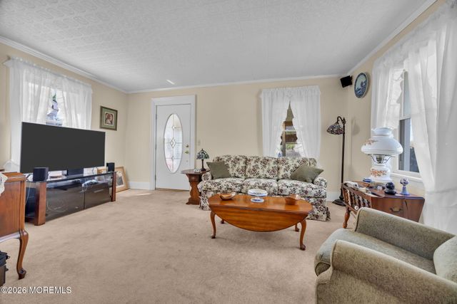 17 Howland Place, Long Branch, NJ 07740