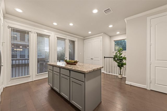 1520 Grayson Oaks Place, Houston, TX 77043
