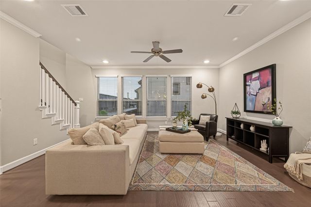 1520 Grayson Oaks Place, Houston, TX 77043