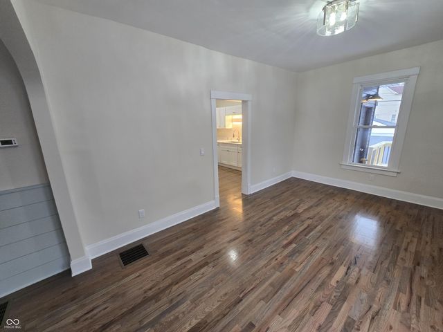 1711 Central Avenue, Whiting, IN 46394