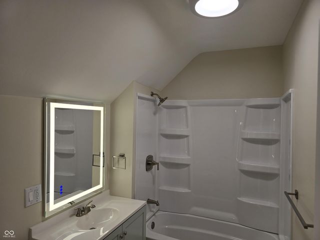 1711 Central Avenue, Whiting, IN 46394