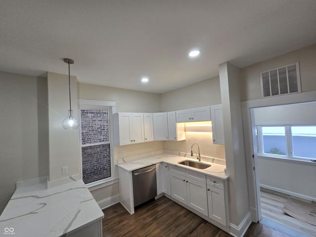 1711 Central Avenue, Whiting, IN 46394