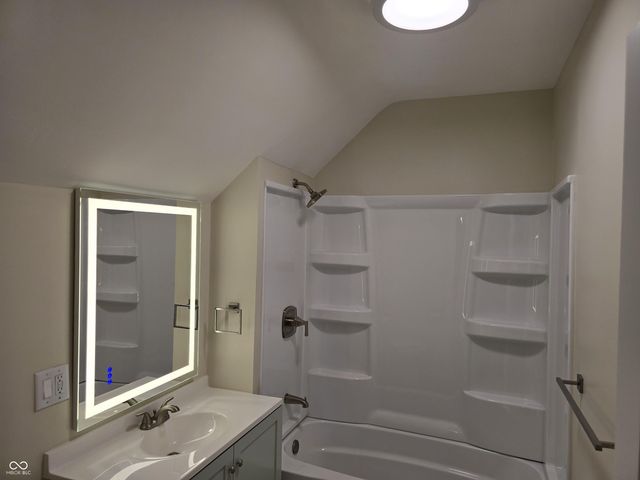 1711 Central Avenue, Whiting, IN 46394