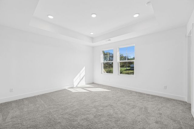 2942 Sharpstone Dr, Columbia, TN 38401