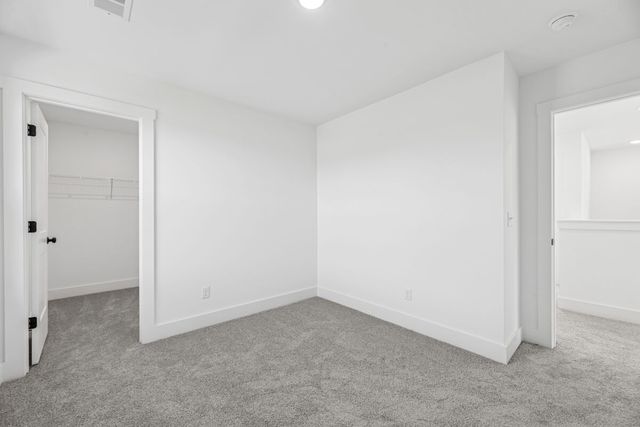 2942 Sharpstone Dr, Columbia, TN 38401