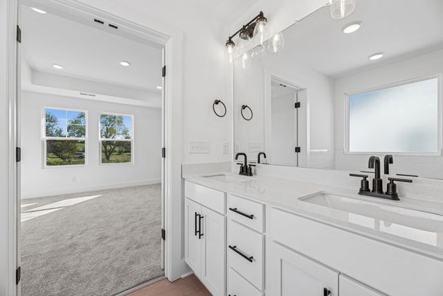 2942 Sharpstone Dr, Columbia, TN 38401