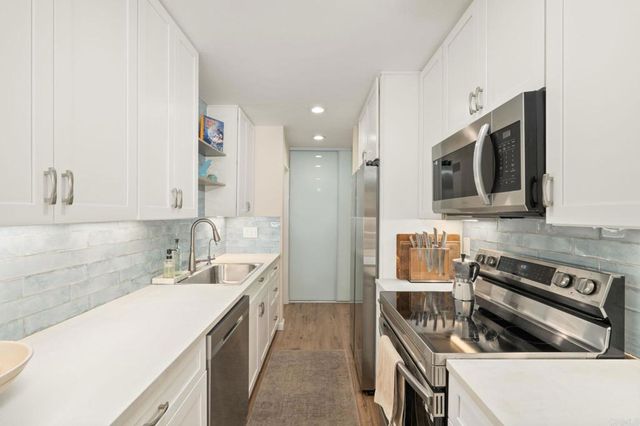 1855 Diamond Street 205, San Diego, CA 92109