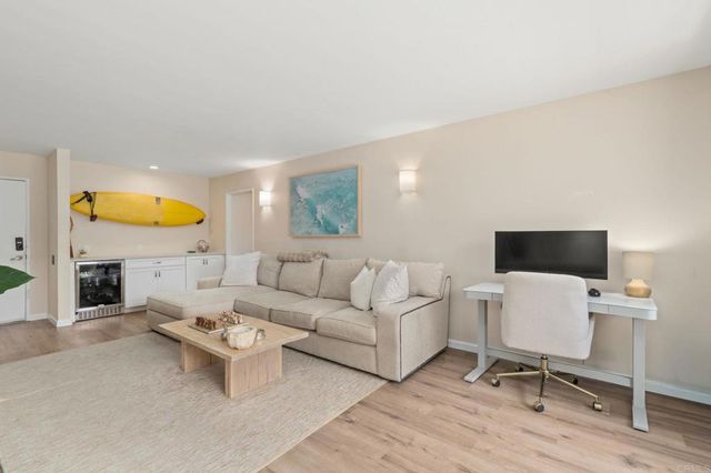 1855 Diamond Street 205, San Diego, CA 92109