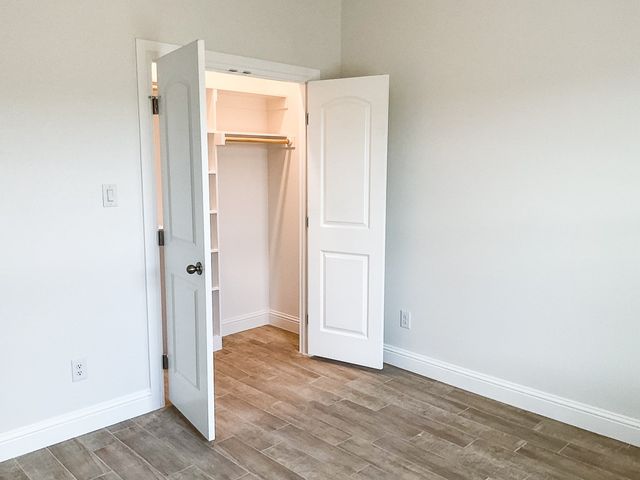 208 Bluff Court, Godley, TX 76044
