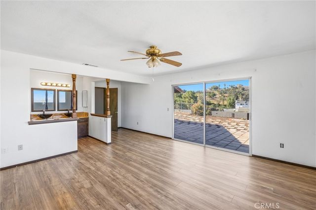 14250 Martin, Riverside, CA 92503