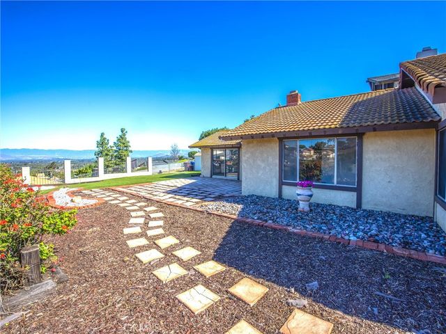 14250 Martin, Riverside, CA 92503