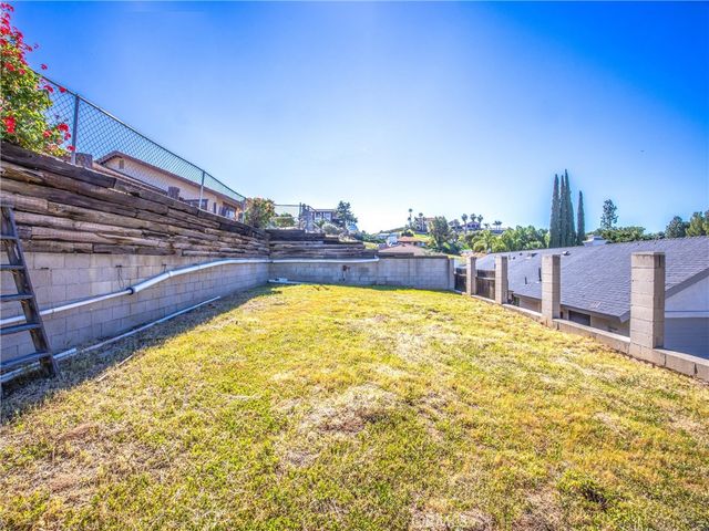 14250 Martin, Riverside, CA 92503