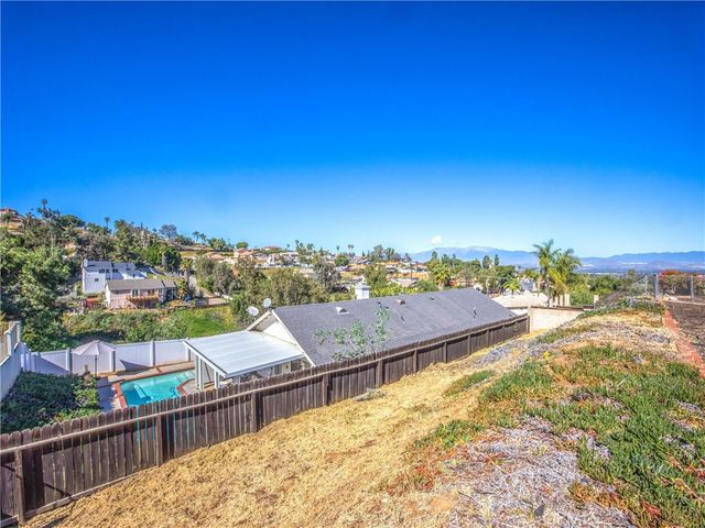 14250 Martin, Riverside, CA 92503