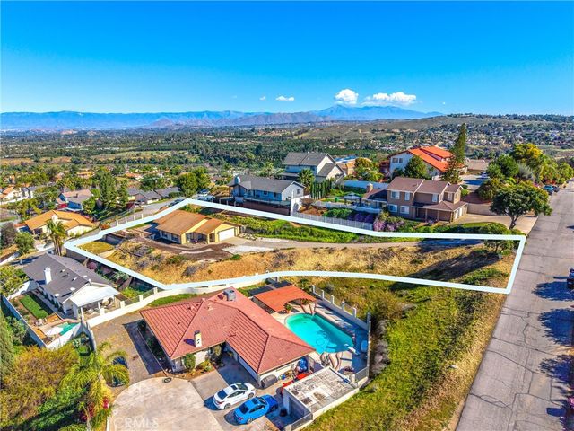 14250 Martin, Riverside, CA 92503