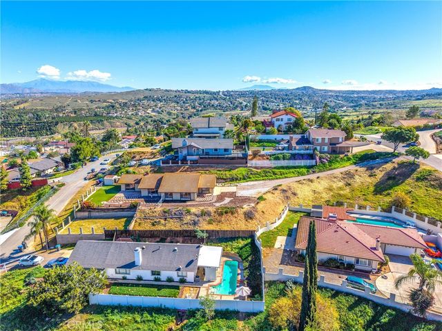 14250 Martin, Riverside, CA 92503