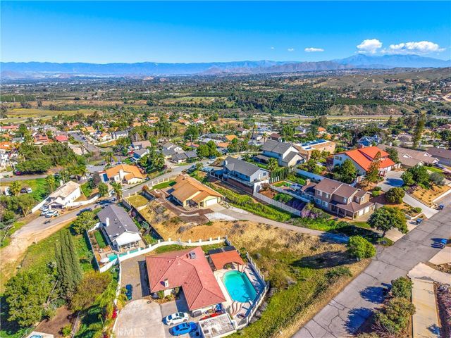 14250 Martin, Riverside, CA 92503