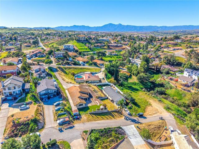 14250 Martin, Riverside, CA 92503