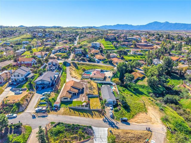 14250 Martin, Riverside, CA 92503