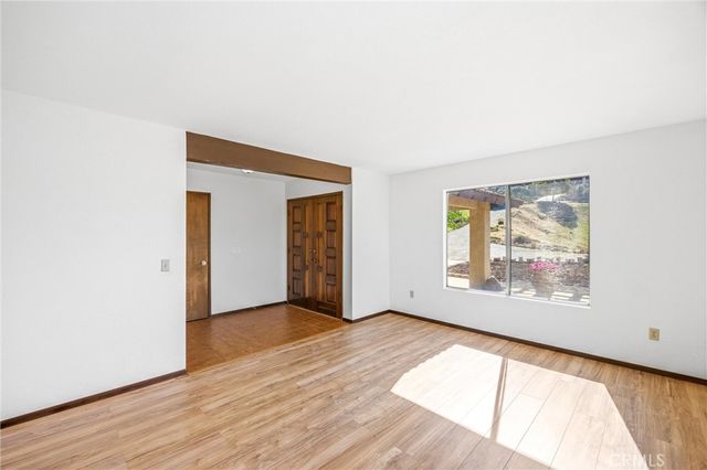 14250 Martin, Riverside, CA 92503