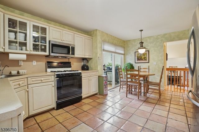 11 Fowler Dr, West Orange Twp., NJ 07052