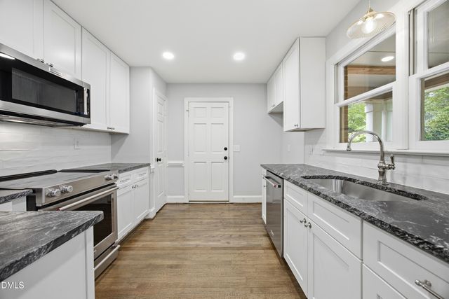 2204 Oxford Hills Drive, Raleigh, NC 27608