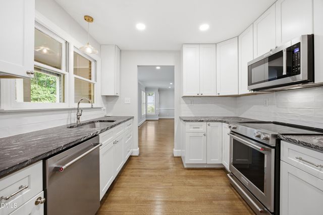 2204 Oxford Hills Drive, Raleigh, NC 27608