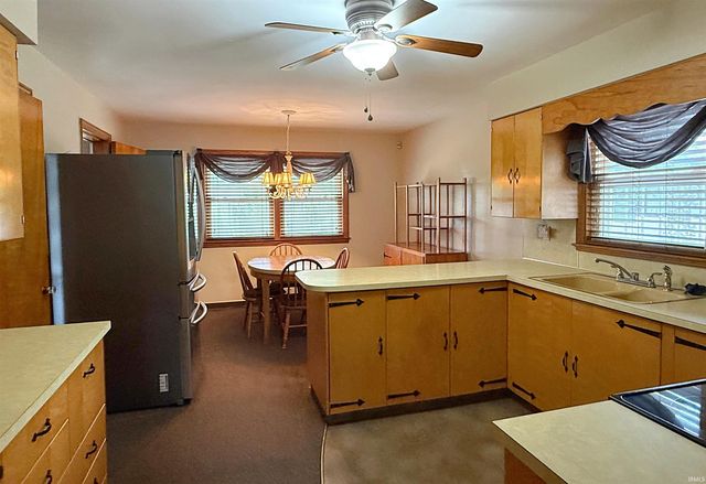 707 N Line Street, Loogootee, IN 47553