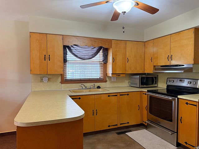 707 N Line Street, Loogootee, IN 47553